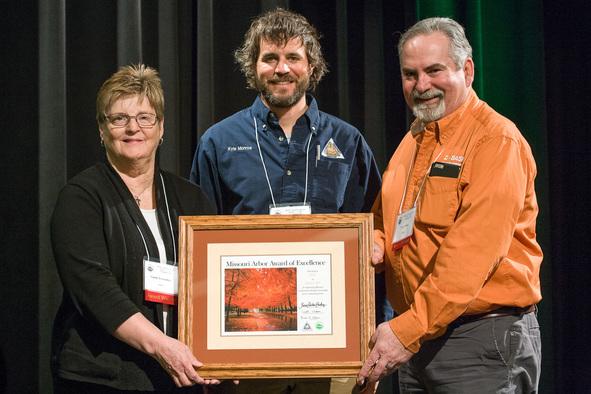 MDC presented the 2017 Business or Institution Arbor Award of Excellence to BASF at the Missouri Community Forestry Council Conference in Springfield.