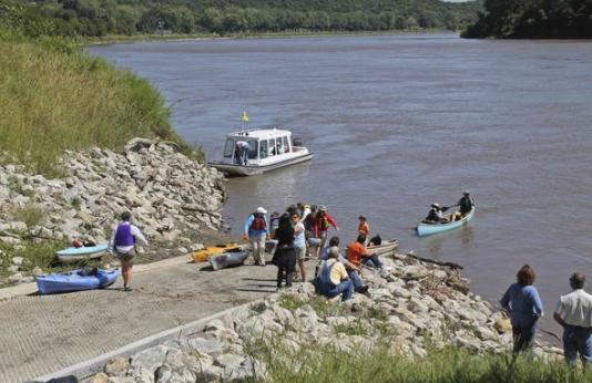 Touring the Missouri River by boat